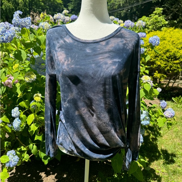 Lululemon to the point long sleeve shirt size 8 - Picture 4 of 7